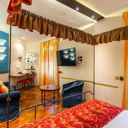 فندق Art Commercianti 4*