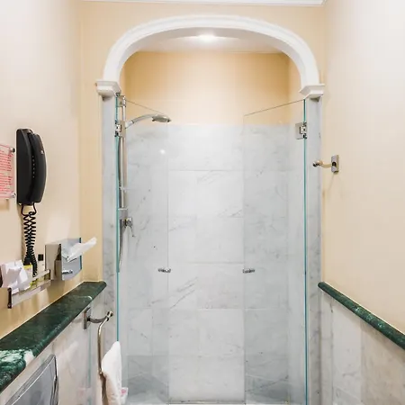 Art Commercianti فندق 4*