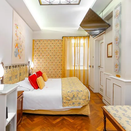 فندق Art Commercianti 4*