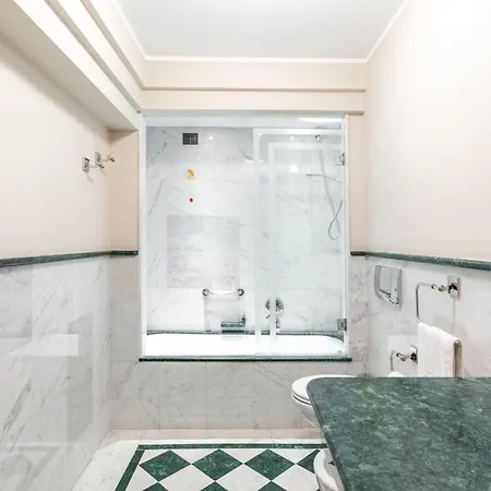 Art Commercianti Hotel 4*