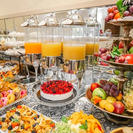 Art Commercianti Hotel 4*