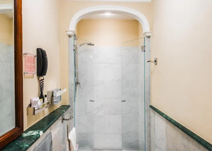 Art Commercianti Hotel 4*