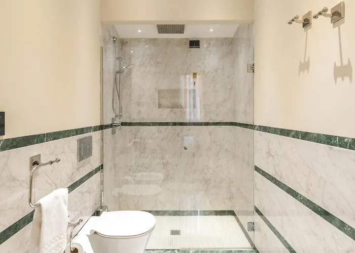 Art Commercianti Hotel 4*