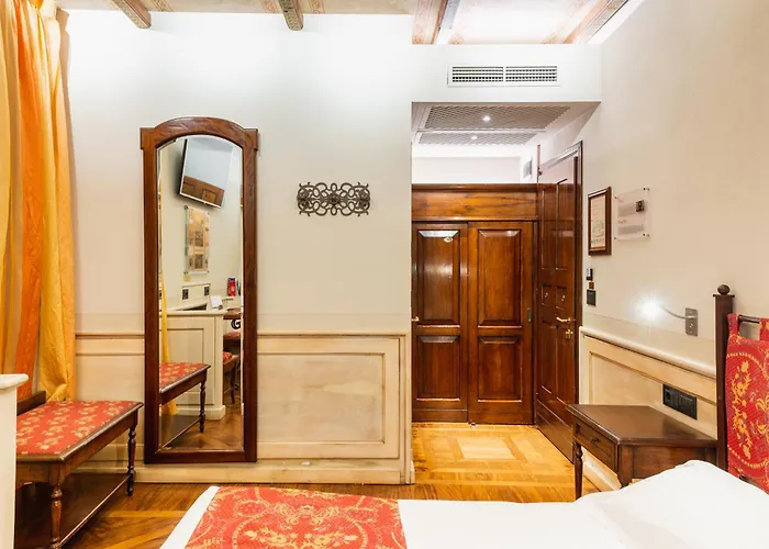 Art Commercianti Hotel 4*