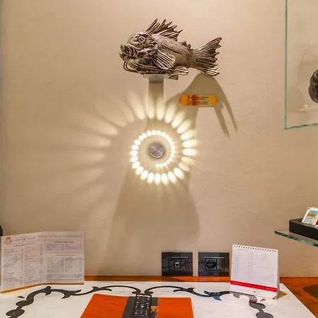 アート コメルチアンティ 4*